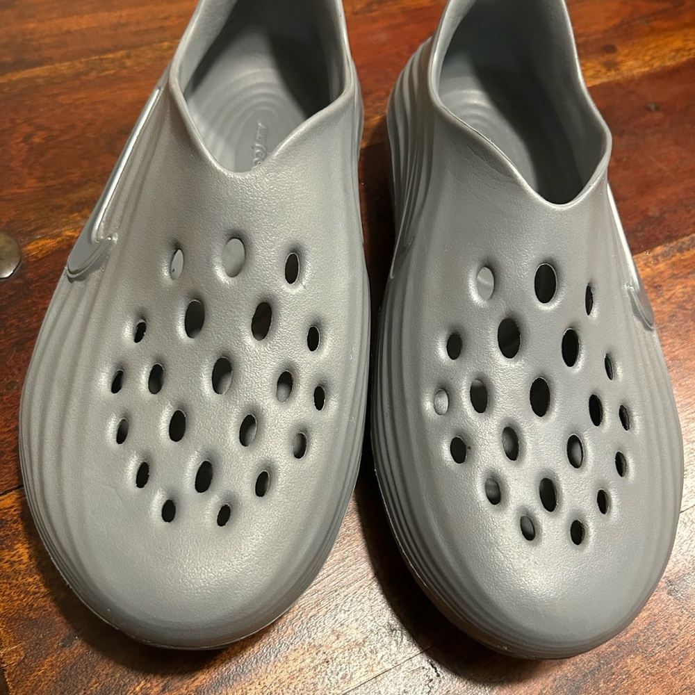 Unisex Nike Rejuven8 Gray Clogs - Picture 6 of 9